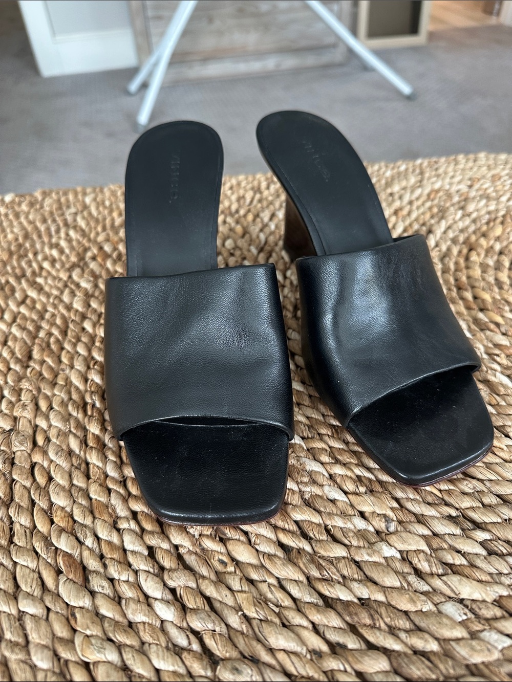 Vince Women’s Shoe leather Size 7.5